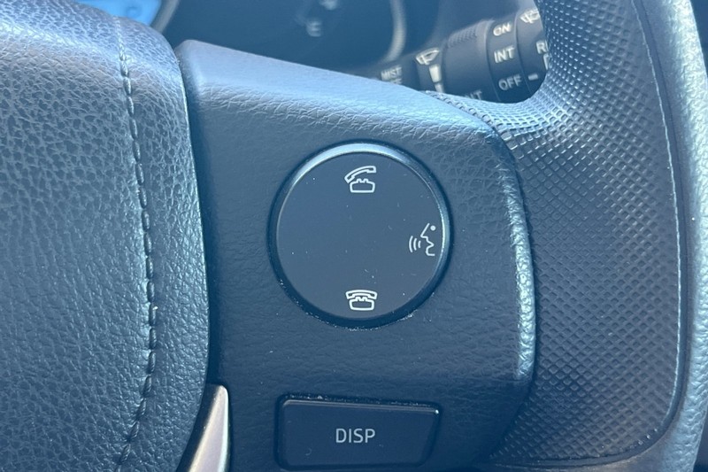 Toyota RAV4 Vehicle Full-screen Gallery Image 36