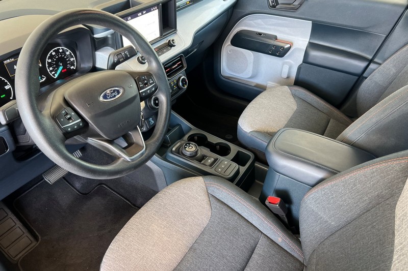 Ford Maverick Vehicle Full-screen Gallery Image 10