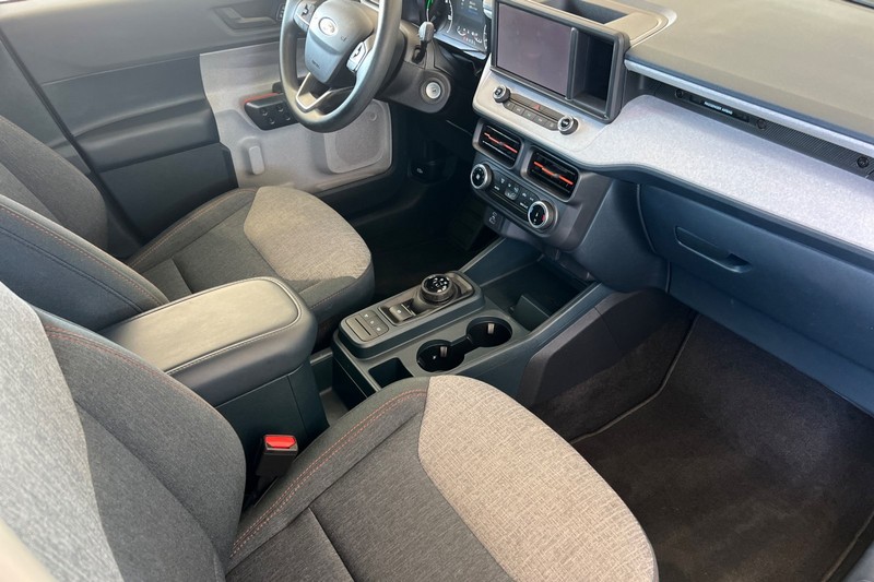 Ford Maverick Vehicle Full-screen Gallery Image 18