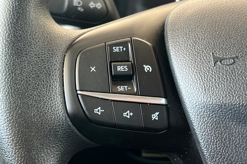 Ford Maverick Vehicle Full-screen Gallery Image 35