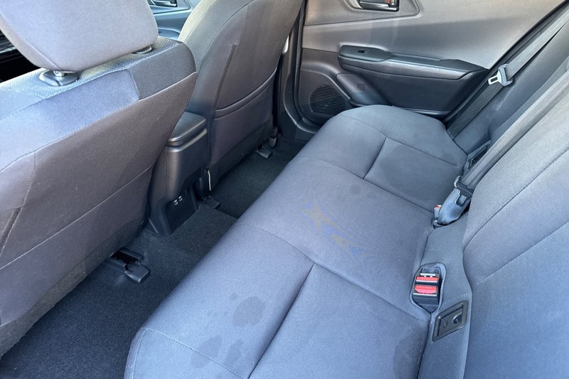 Toyota Prius Vehicle Full-screen Gallery Image 14