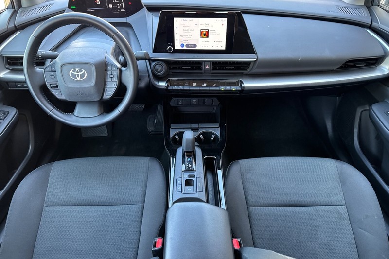 Toyota Prius Vehicle Full-screen Gallery Image 15