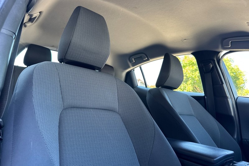Toyota Prius Vehicle Full-screen Gallery Image 19