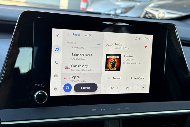 Toyota Prius Vehicle Full-screen Gallery Image 25