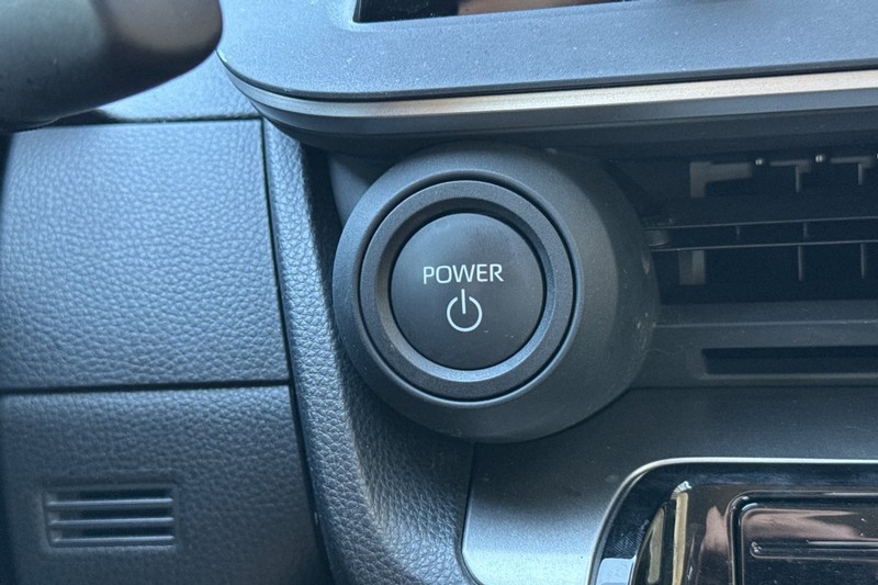 Toyota Prius Vehicle Full-screen Gallery Image 34