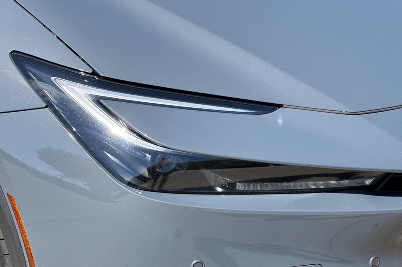 Toyota Prius Vehicle Full-screen Gallery Image 45