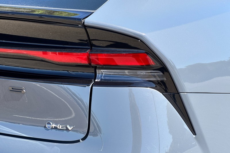 Toyota Prius Vehicle Full-screen Gallery Image 49