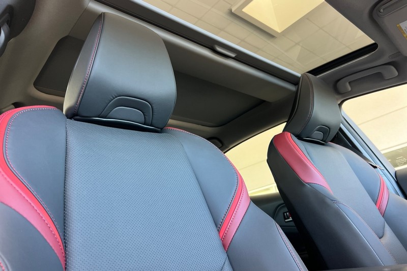 Toyota Prius Prime Vehicle Full-screen Gallery Image 19