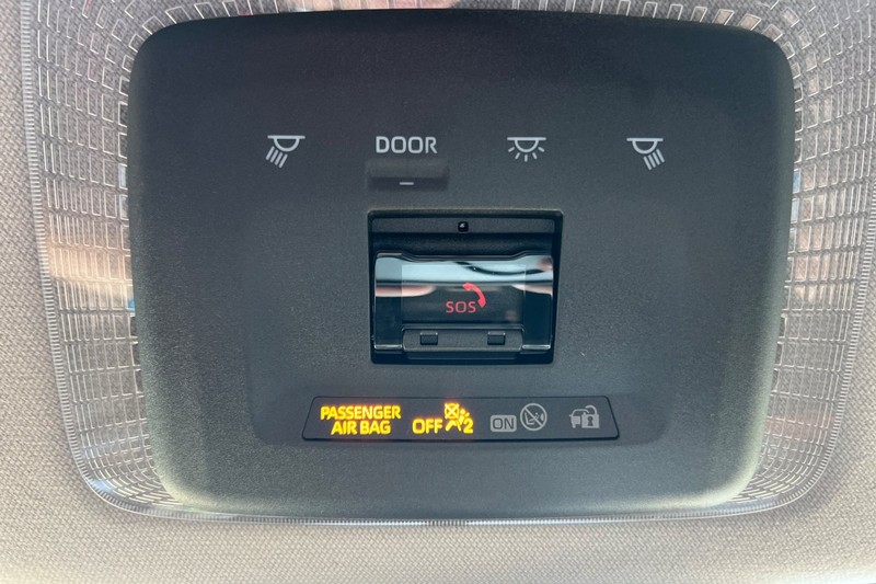 Toyota Prius Prime Vehicle Full-screen Gallery Image 23
