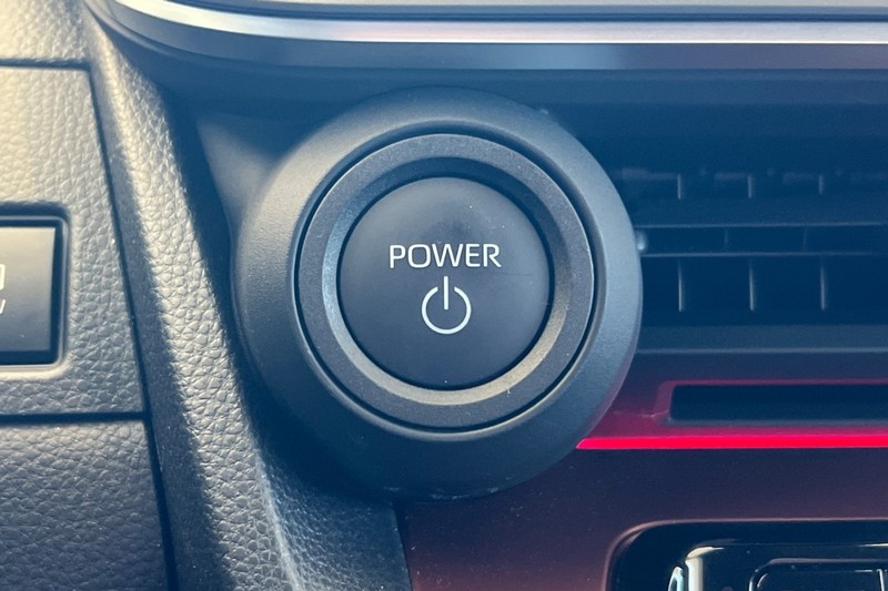 Toyota Prius Prime Vehicle Full-screen Gallery Image 34