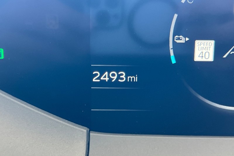 Toyota Prius Prime Vehicle Full-screen Gallery Image 41