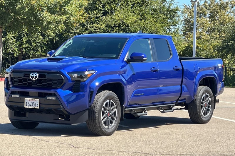 Toyota Tacoma 4WD Vehicle Full-screen Gallery Image 08