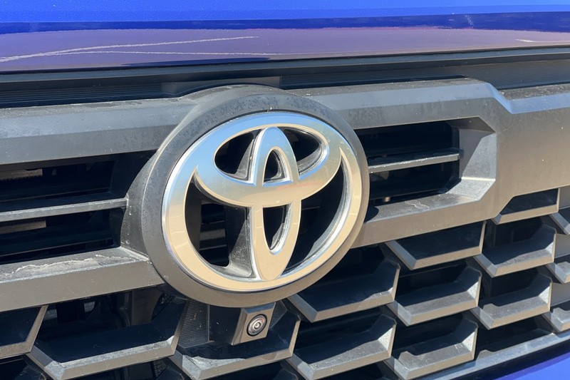 Toyota Tacoma 4WD Vehicle Full-screen Gallery Image 47