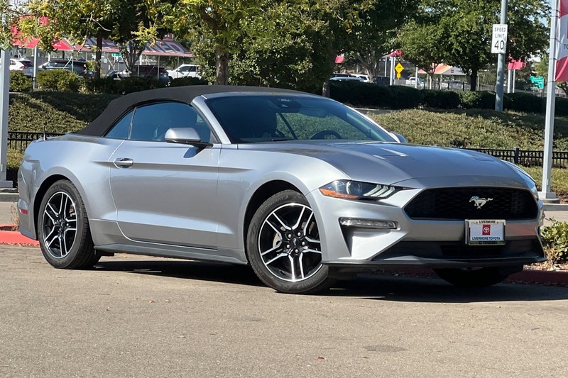 Ford Mustang Vehicle Full-screen Gallery Image 10