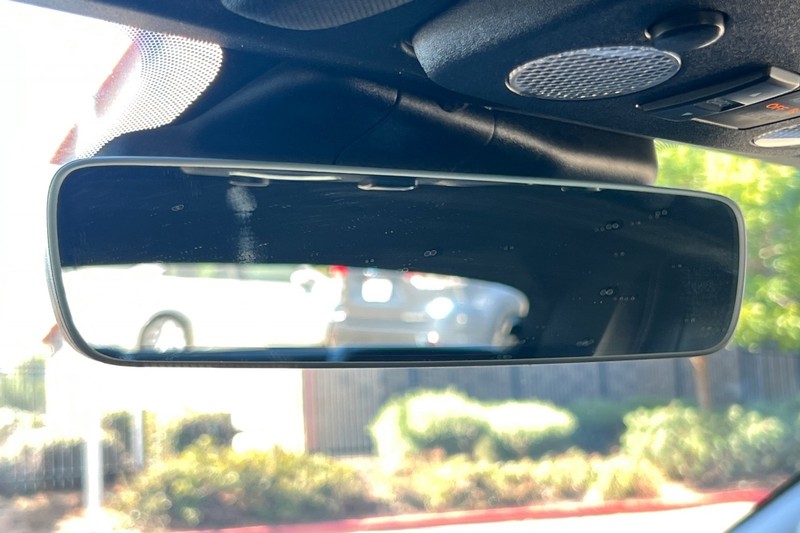 Ford Mustang Vehicle Full-screen Gallery Image 25