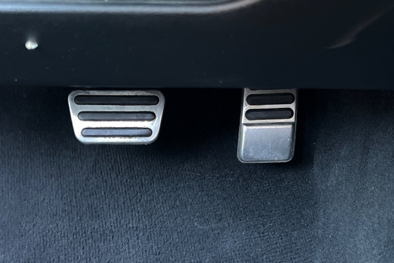 Ford Mustang Vehicle Full-screen Gallery Image 42