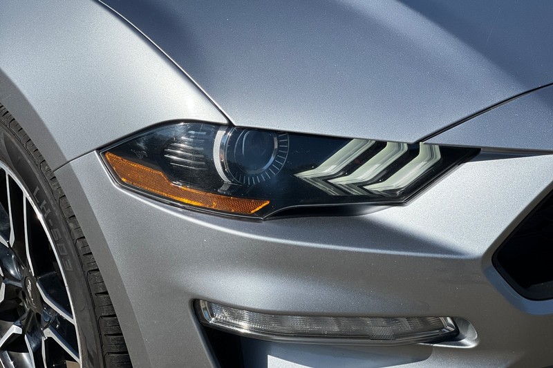 Ford Mustang Vehicle Full-screen Gallery Image 44