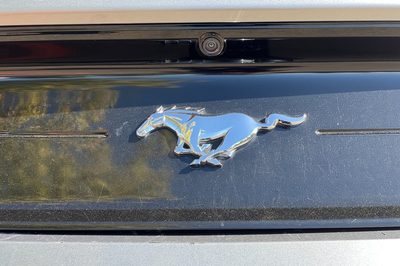 Ford Mustang Vehicle Full-screen Gallery Image 47