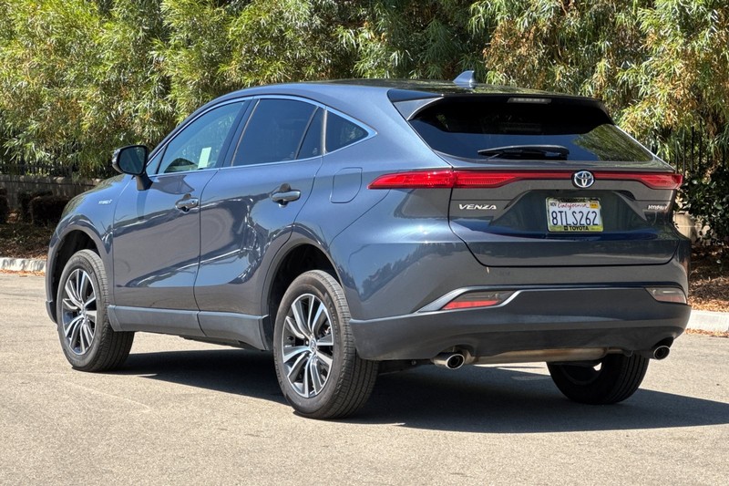 Toyota Venza Vehicle Full-screen Gallery Image 06