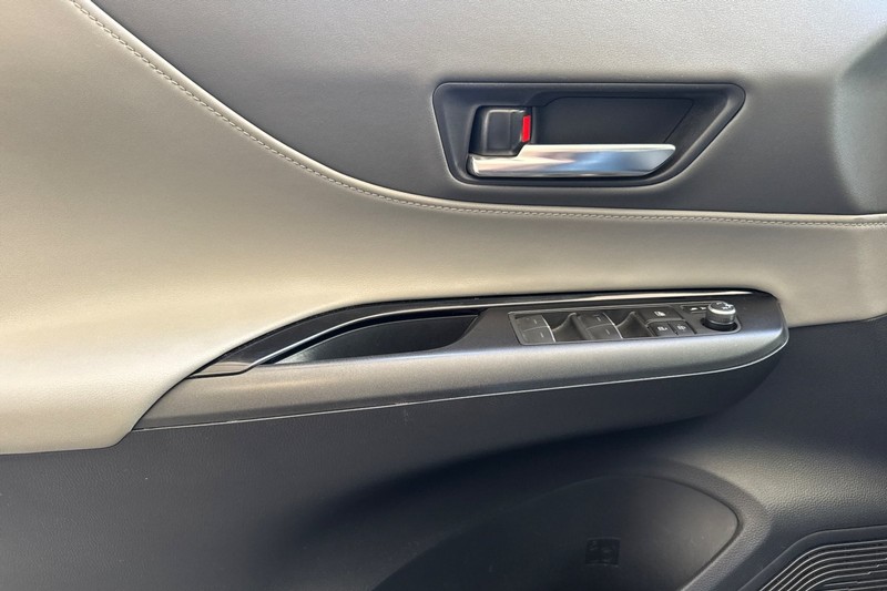 Toyota Venza Vehicle Full-screen Gallery Image 11