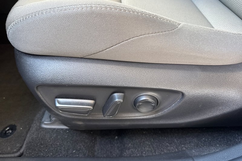 Toyota Venza Vehicle Full-screen Gallery Image 13