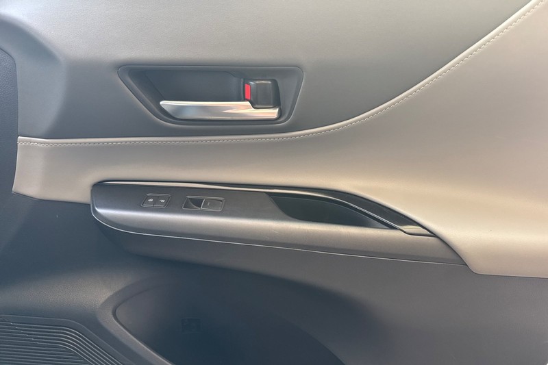 Toyota Venza Vehicle Full-screen Gallery Image 21