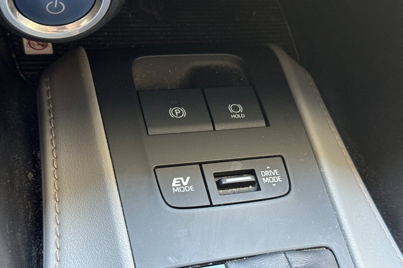 Toyota Venza Vehicle Full-screen Gallery Image 32