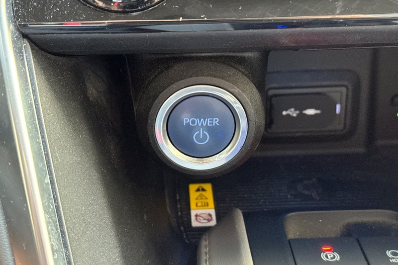 Toyota Venza Vehicle Full-screen Gallery Image 35