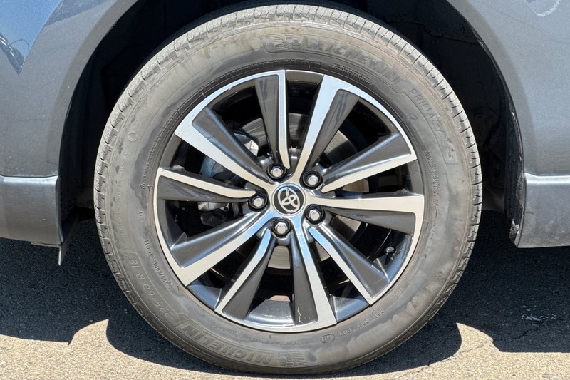 Toyota Venza Vehicle Full-screen Gallery Image 46