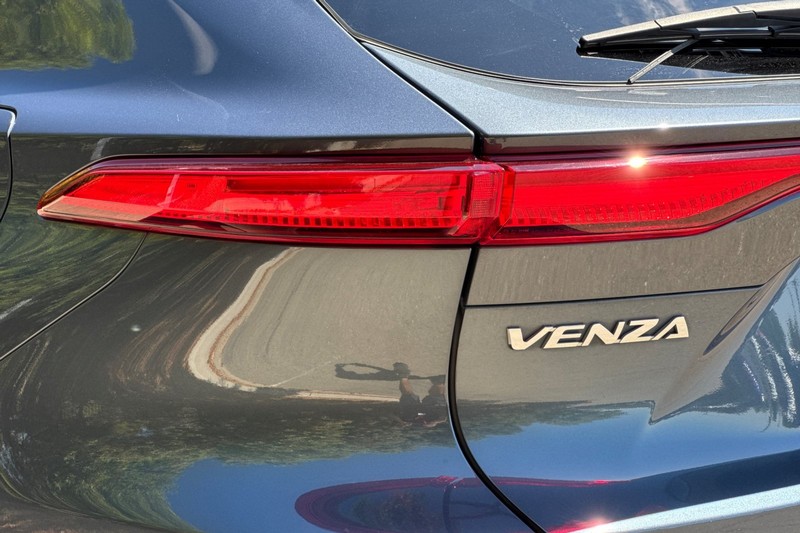 Toyota Venza Vehicle Full-screen Gallery Image 49