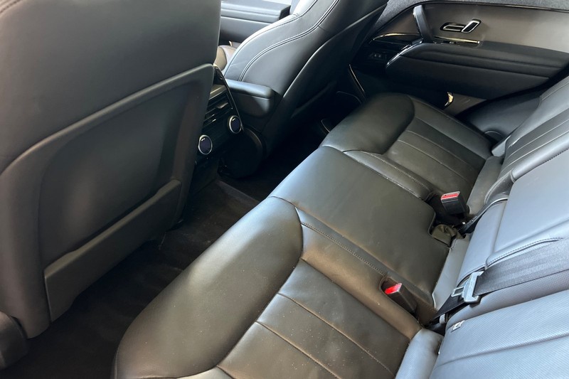 Land Rover Range Rover Sport Vehicle Full-screen Gallery Image 14