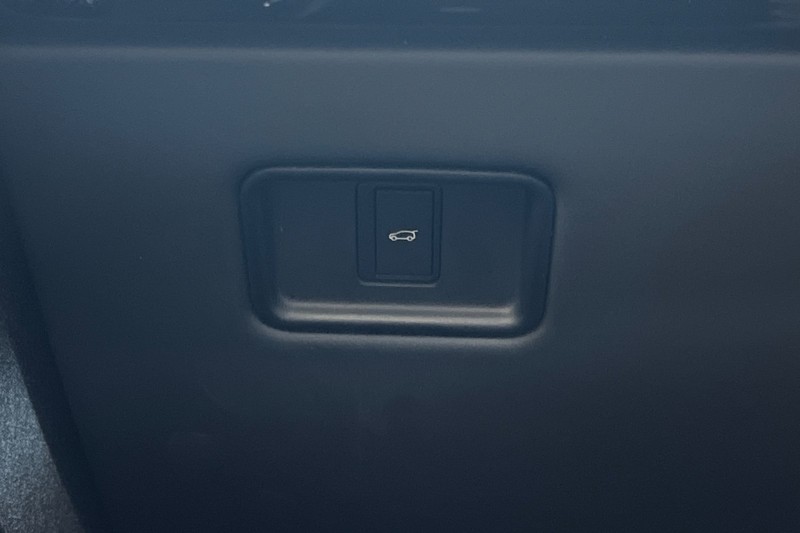 Land Rover Range Rover Sport Vehicle Full-screen Gallery Image 43