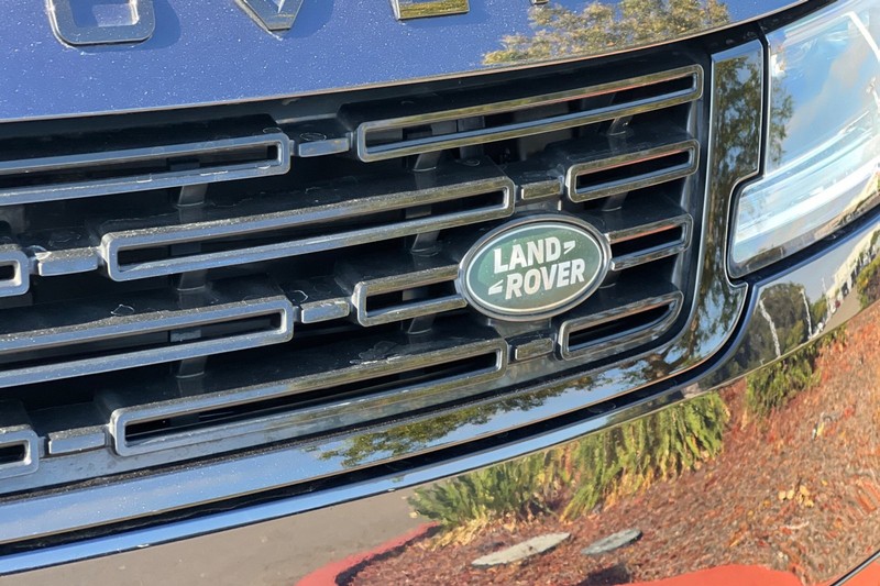 Land Rover Range Rover Sport Vehicle Full-screen Gallery Image 50