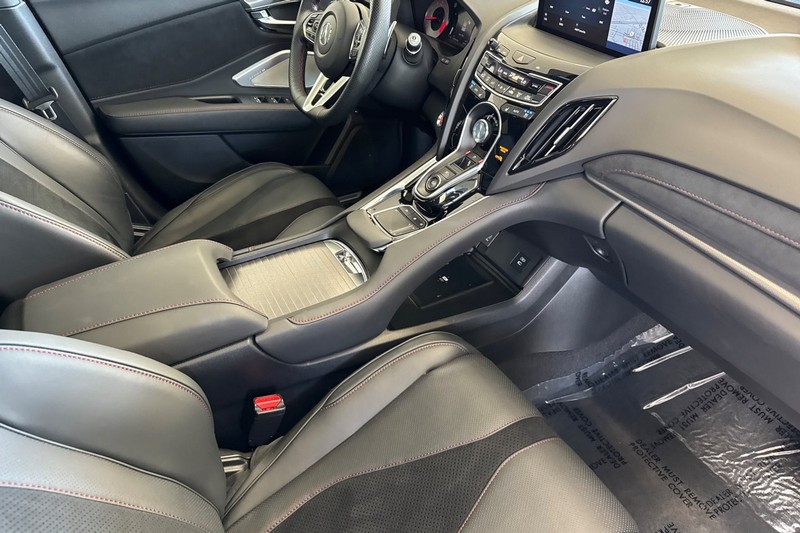 Acura RDX Vehicle Full-screen Gallery Image 19