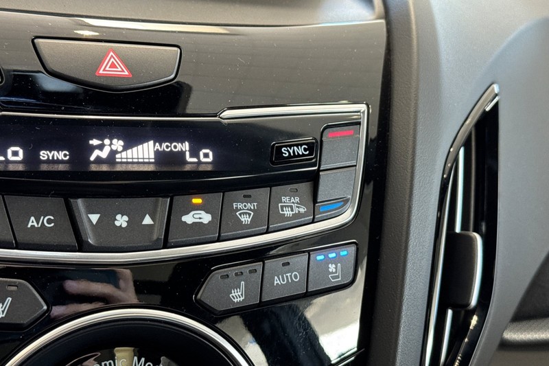 Acura RDX Vehicle Full-screen Gallery Image 30