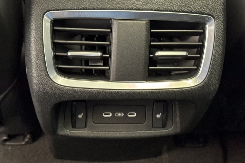 Acura RDX Vehicle Full-screen Gallery Image 43