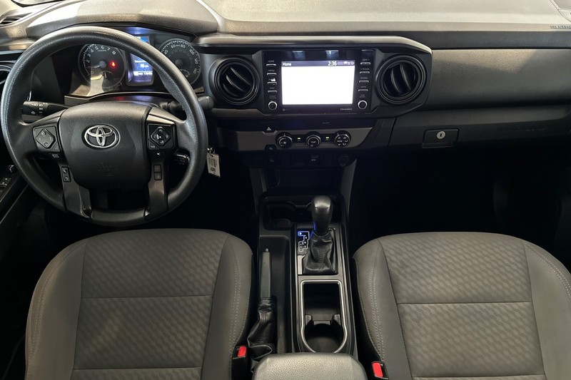 Toyota Tacoma 2WD Vehicle Full-screen Gallery Image 15