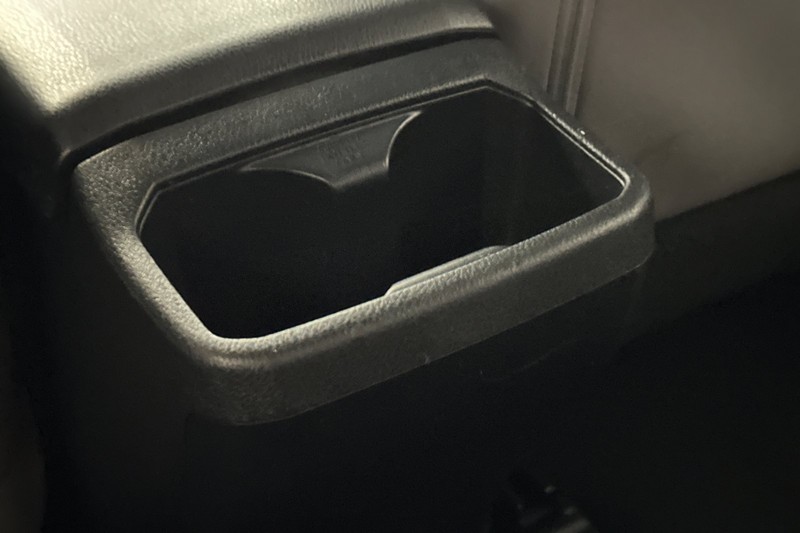 Toyota Tacoma 2WD Vehicle Full-screen Gallery Image 38