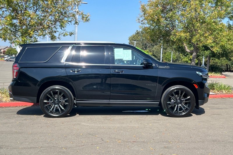 Chevrolet Tahoe Vehicle Full-screen Gallery Image 03