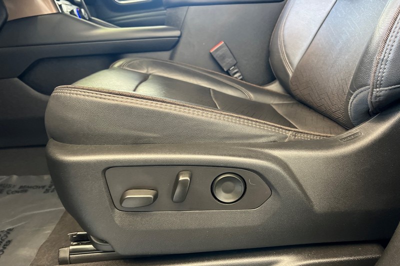 Chevrolet Tahoe Vehicle Full-screen Gallery Image 13