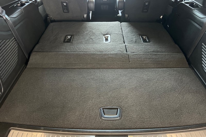 Chevrolet Tahoe Vehicle Full-screen Gallery Image 17