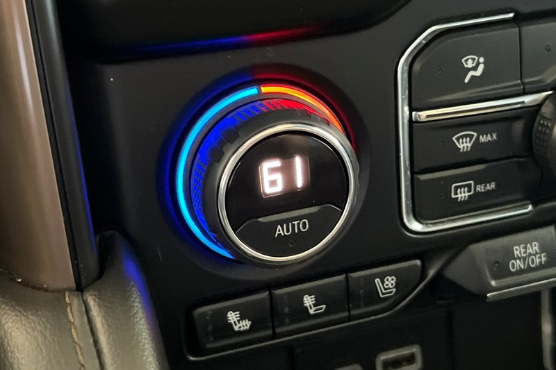 Chevrolet Tahoe Vehicle Full-screen Gallery Image 30