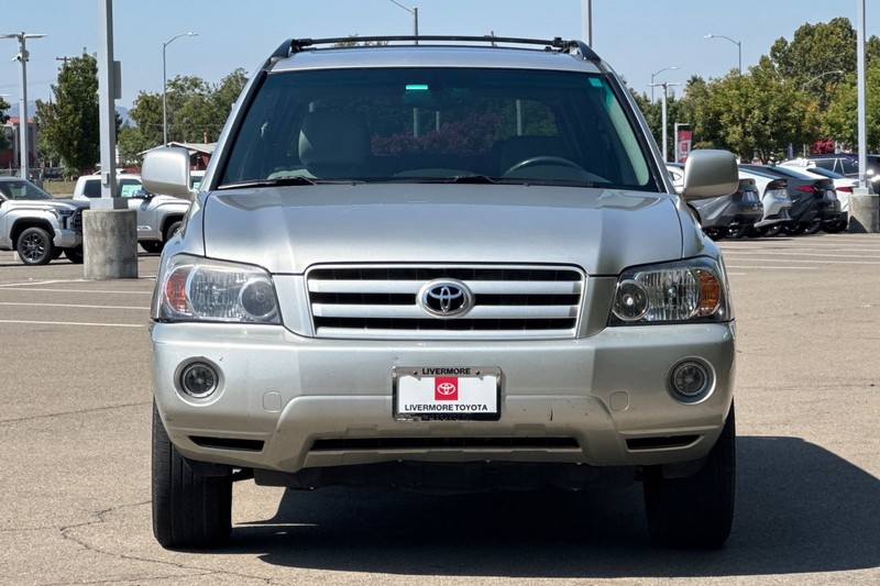 Toyota Highlander Vehicle Full-screen Gallery Image 09