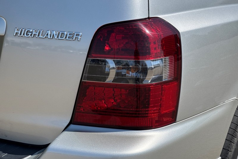 Toyota Highlander Vehicle Full-screen Gallery Image 47