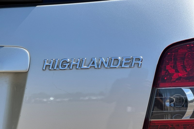 Toyota Highlander Vehicle Full-screen Gallery Image 48