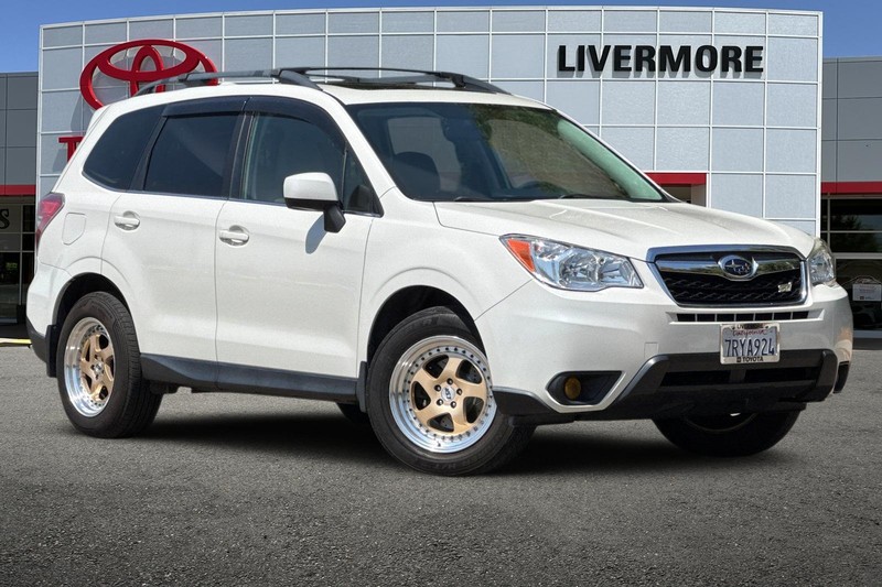 Subaru Forester Vehicle Full-screen Gallery Image 02