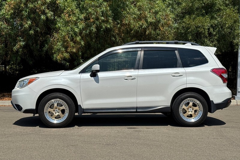 Subaru Forester Vehicle Full-screen Gallery Image 07