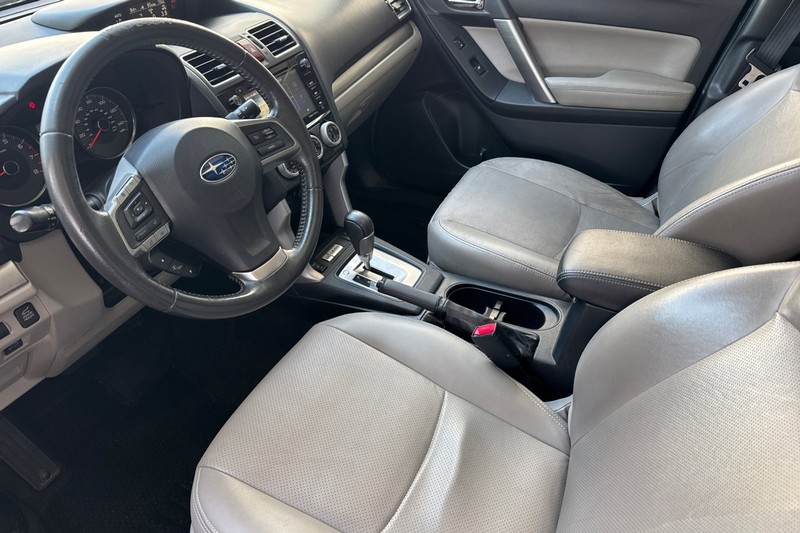 Subaru Forester Vehicle Full-screen Gallery Image 10