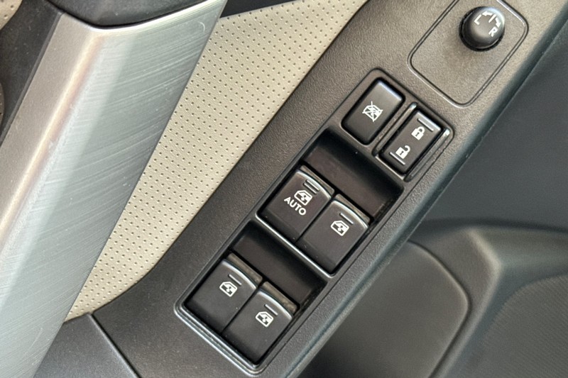 Subaru Forester Vehicle Full-screen Gallery Image 12