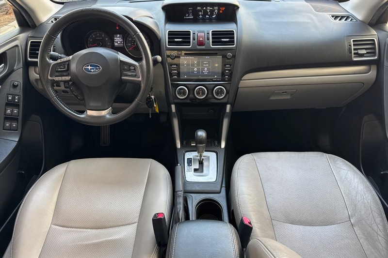 Subaru Forester Vehicle Full-screen Gallery Image 15